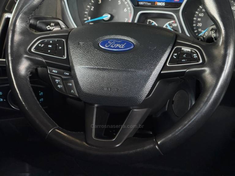FORD - FOCUS - 2018/2019 - Prata - R$ 86.900,00