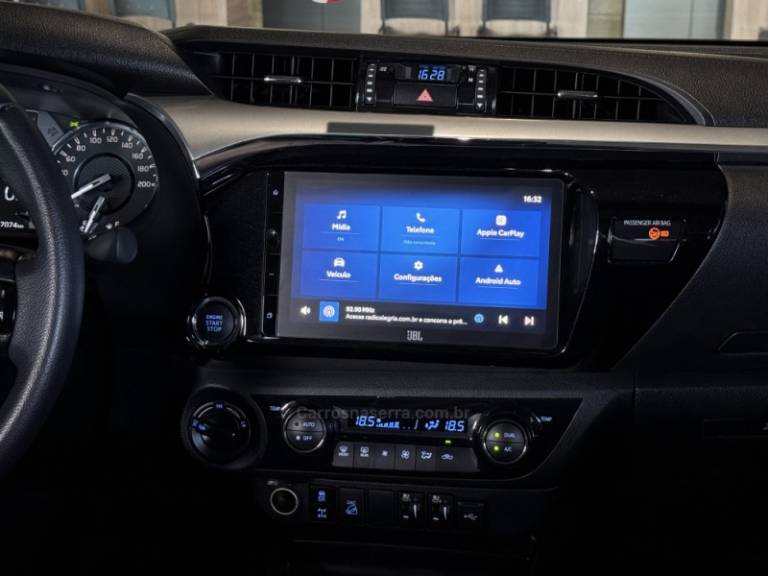 TOYOTA - HILUX - 2024/2024 - Preta - R$ 311.900,00