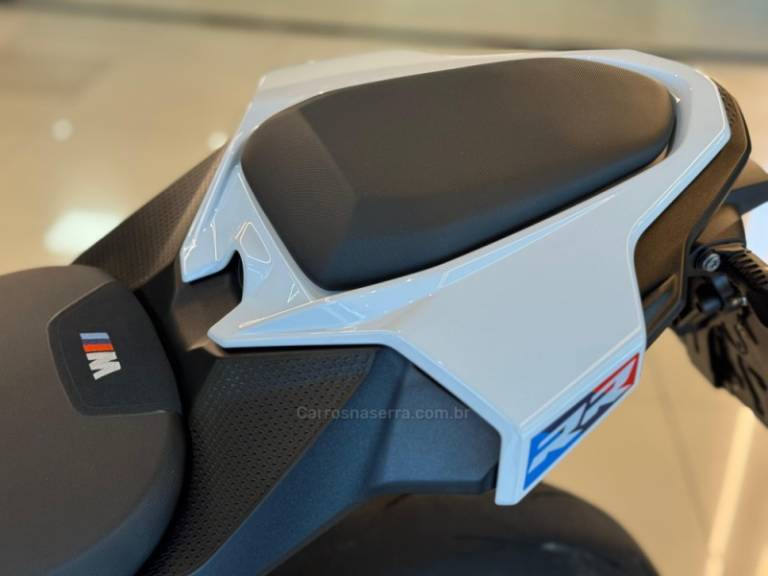 BMW - S 1000 - 2024/2024 - Branca - R$ 145.900,00