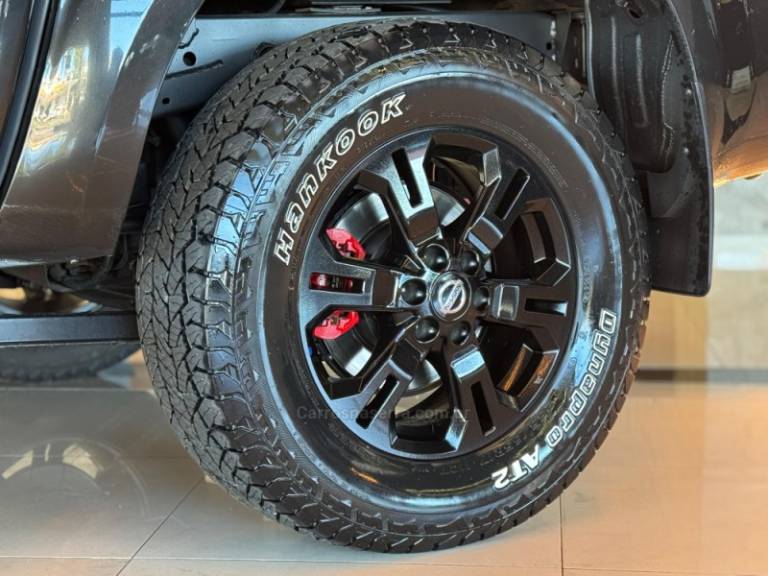 NISSAN - FRONTIER - 2022/2023 - Preta - R$ 183.900,00