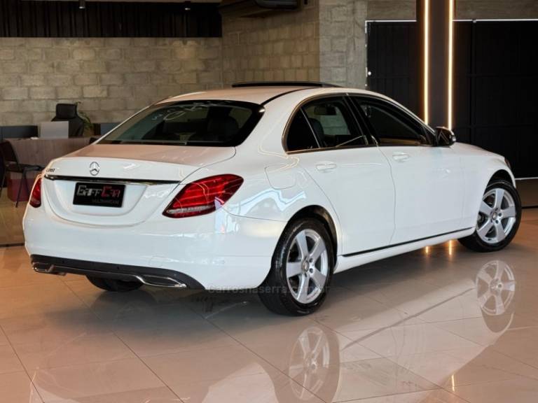 MERCEDES-BENZ - C 200 - 2015/2016 - Branca - R$ 125.900,00