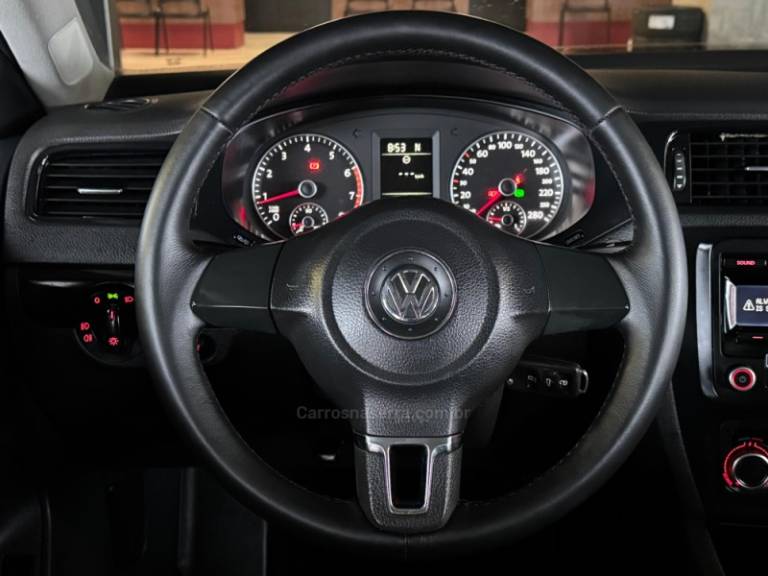 VOLKSWAGEN - JETTA - 2011/2012 - Azul - R$ 61.900,00