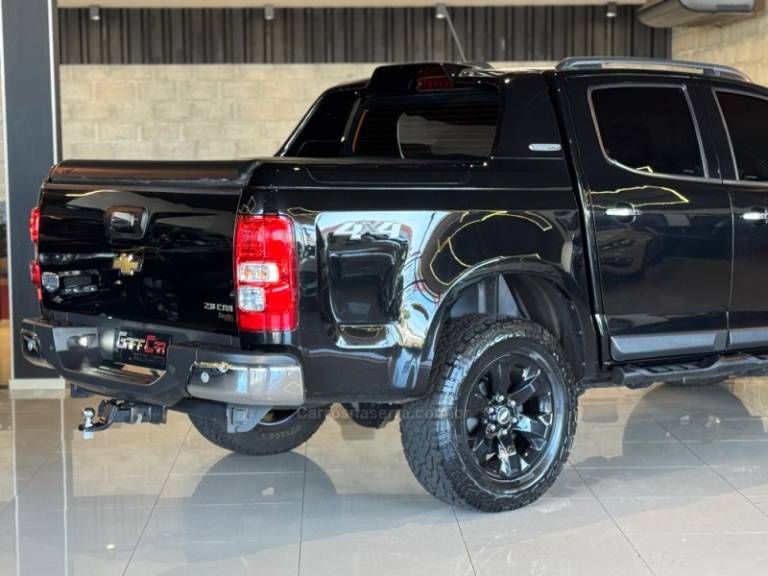 CHEVROLET - S10 - 2021/2022 - Preta - R$ 203.900,00