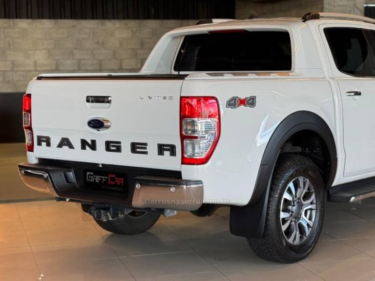 FORD - RANGER - 2021/2022 - Branca - R$ 199.900,00