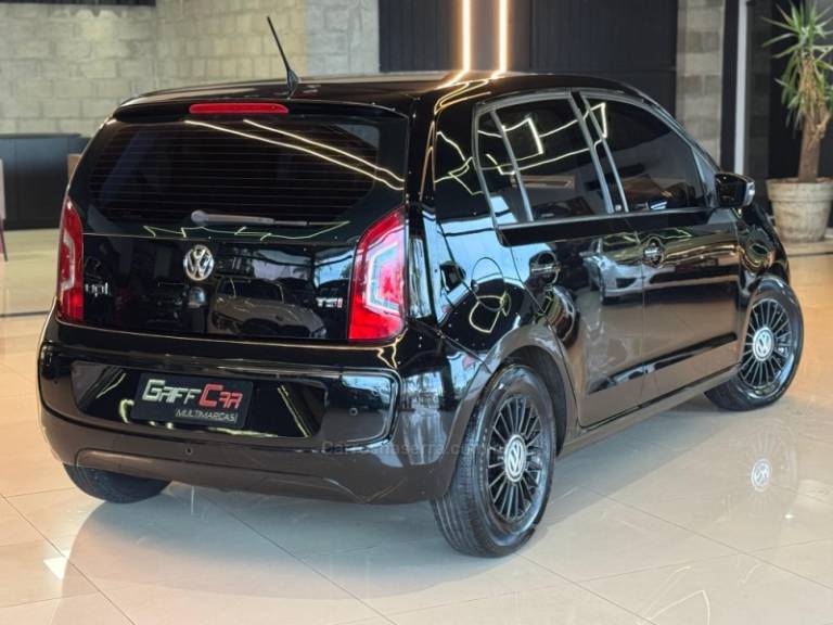 VOLKSWAGEN - UP - 2015/2016 - Preta - R$ 52.900,00