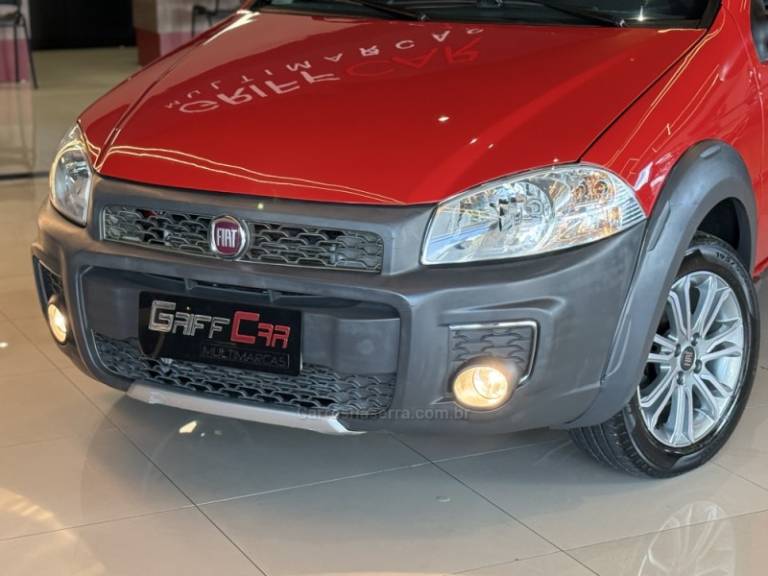 FIAT - STRADA - 2016/2017 - Vermelha - R$ 54.900,00