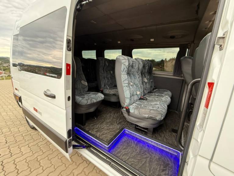 RENAULT - MASTER - 2014/2014 - Branca - R$ 159.900,00