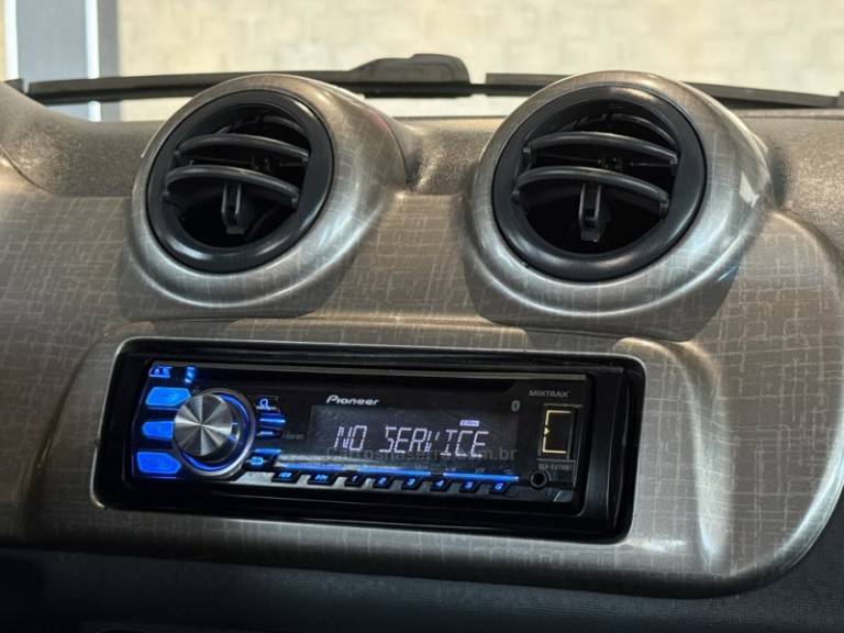 FIAT - UNO - 2014/2014 - Prata - R$ 39.900,00