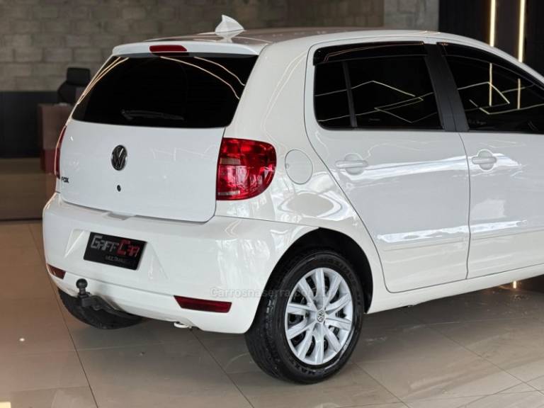 VOLKSWAGEN - FOX - 2013/2014 - Branca - R$ 41.900,00