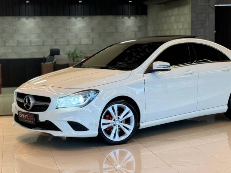 MERCEDES-BENZ - CLA 200 - 2014/2015 - Branca - R$ 119.900,00