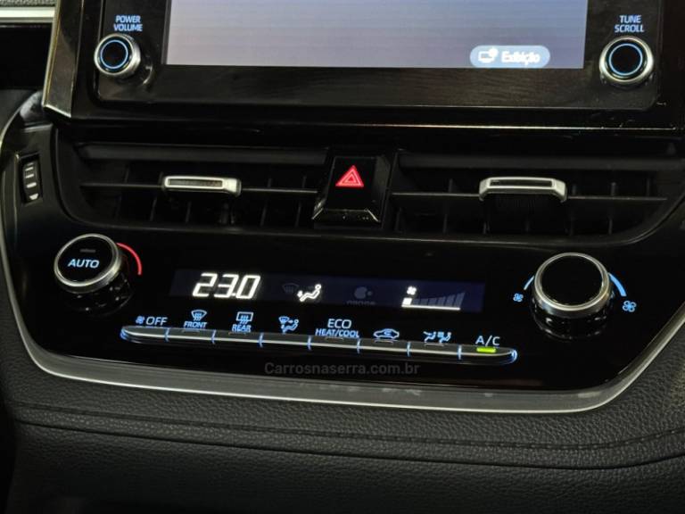 TOYOTA - COROLLA - 2021/2022 - Cinza - R$ 139.900,00