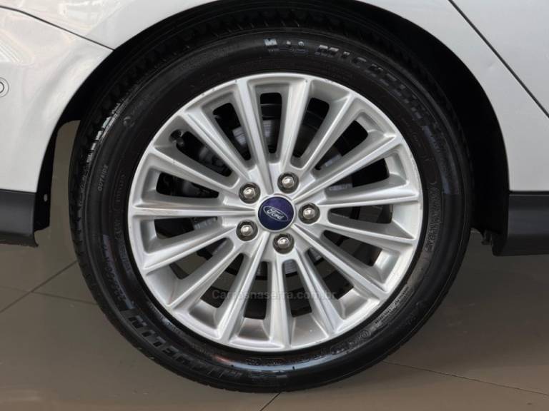 FORD - FOCUS - 2018/2019 - Prata - R$ 86.900,00
