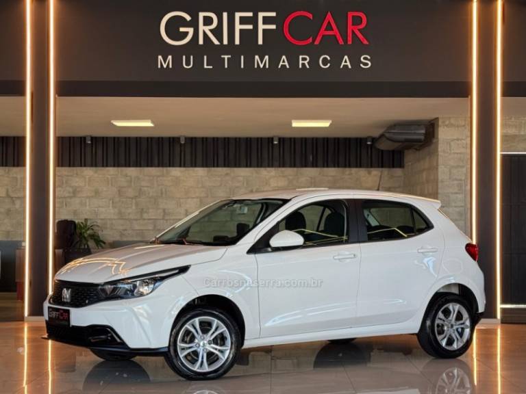 FIAT - ARGO - 2023/2024 - Branca - R$ 73.900,00