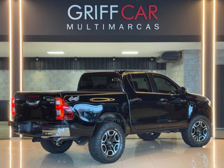 TOYOTA - HILUX - 2015/2016 - Preta - R$ 199.900,00