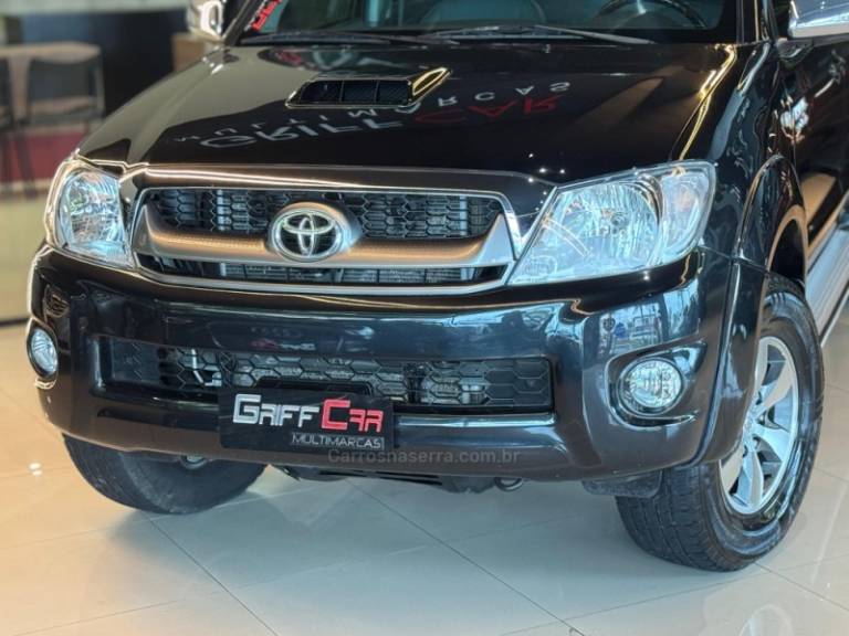 TOYOTA - HILUX - 2009/2010 - Preta - R$ 119.900,00