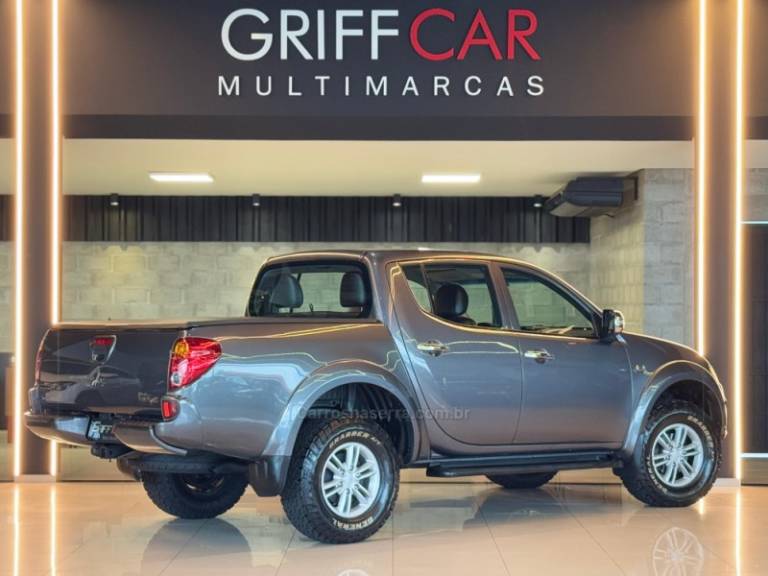 MITSUBISHI - L200 TRITON - 2014/2015 - Cinza - R$ 114.900,00