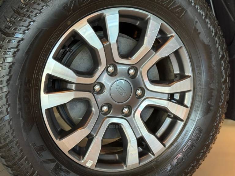 FORD - RANGER - 2021/2022 - Branca - R$ 199.900,00
