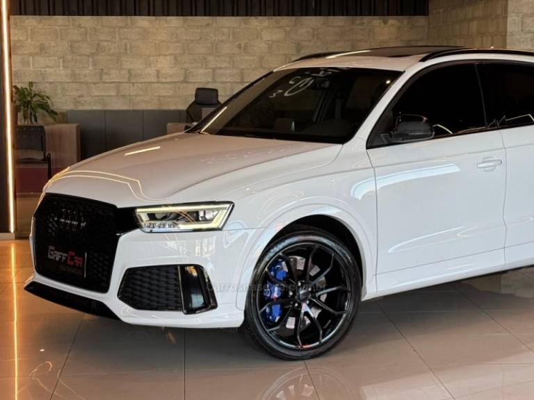 AUDI - RS Q3 - 2016/2017 - Branca - R$ 209.900,00