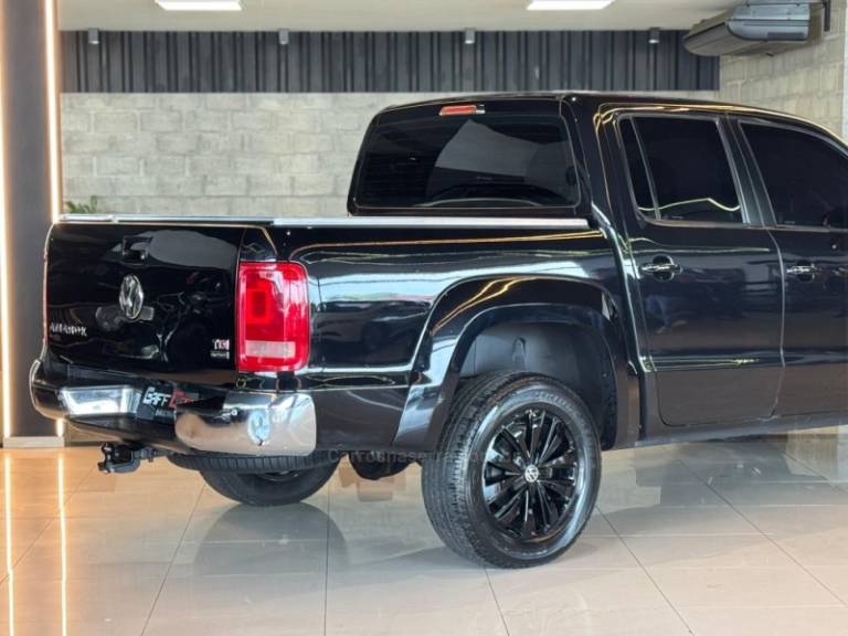 VOLKSWAGEN - AMAROK - 2011/2012 - Preta - R$ 64.900,00
