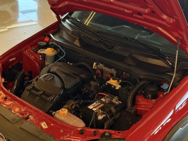 FIAT - STRADA - 2016/2017 - Vermelha - R$ 54.900,00