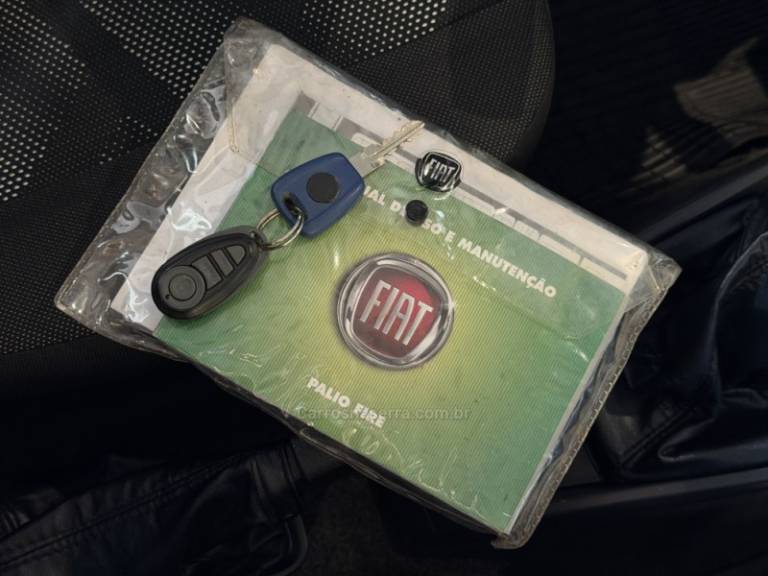 FIAT - PALIO - 2014/2014 - Preta - R$ 26.900,00