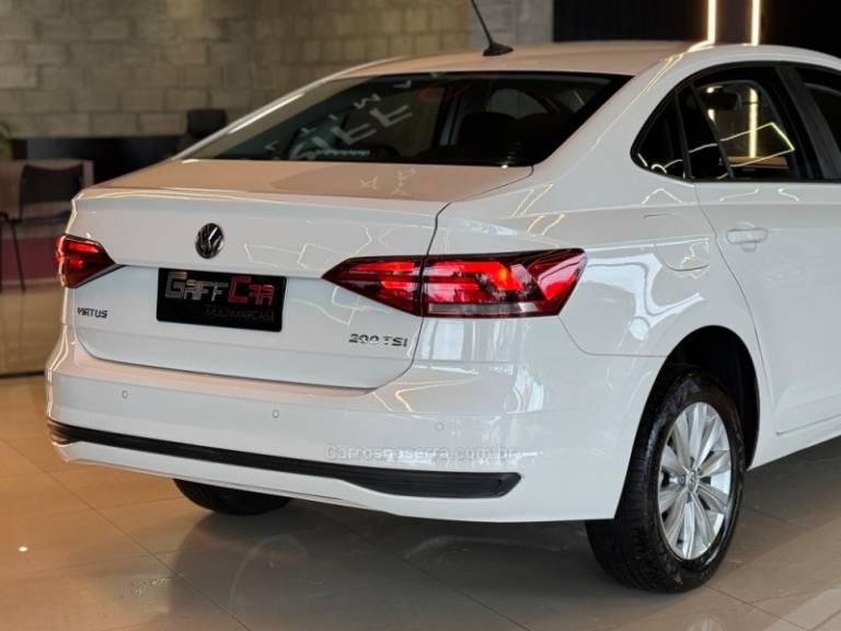 VOLKSWAGEN - VIRTUS - 2021/2022 - Branca - R$ 91.900,00