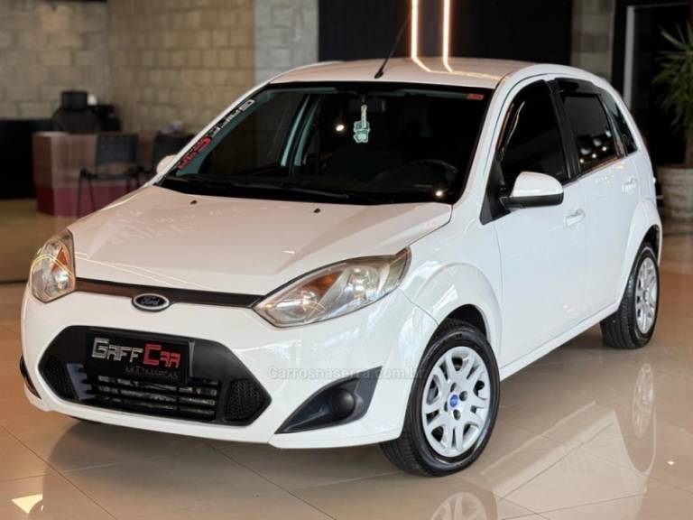 FORD - FIESTA - 2013/2014 - Branca - R$ 36.900,00