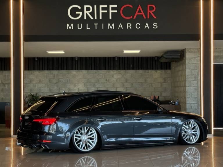 AUDI - A4 - 2019/2019 - Cinza - R$ 199.900,00