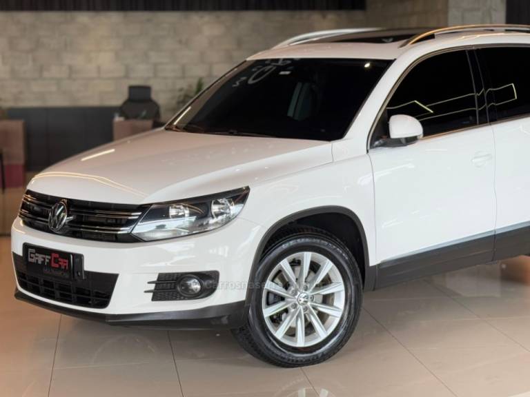 VOLKSWAGEN - TIGUAN - 2013/2014 - Branca - R$ 69.900,00