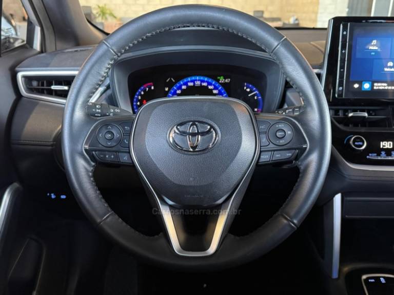 TOYOTA - COROLLA - 2022/2023 - Prata - R$ 148.900,00