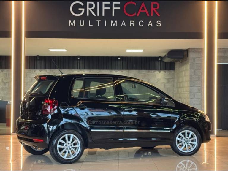 VOLKSWAGEN - FOX - 2013/2013 - Preta - R$ 43.900,00