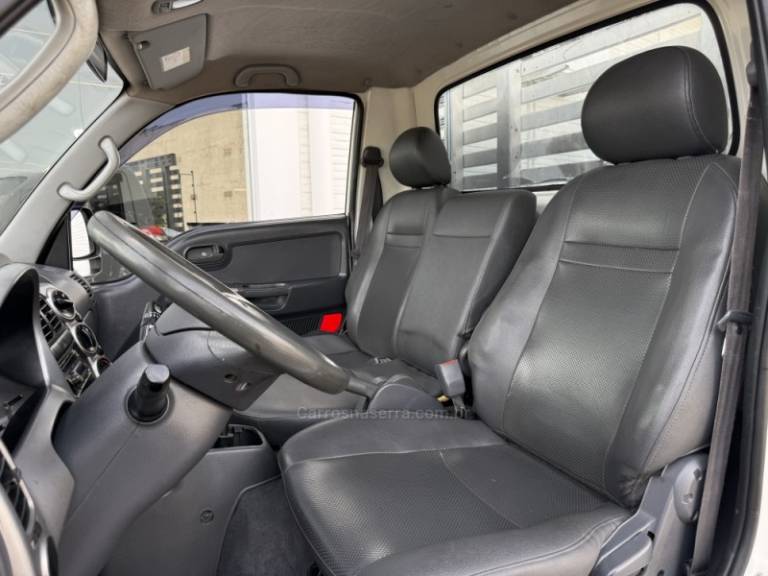 KIA MOTORS - BONGO - 2014/2015 - Branca - Sob Consulta