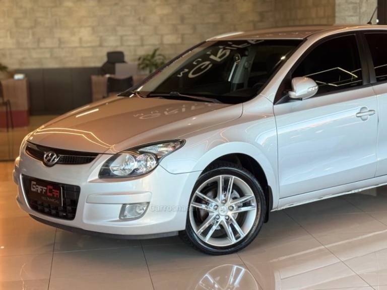 HYUNDAI - I30 - 2011/2012 - Prata - R$ 47.900,00