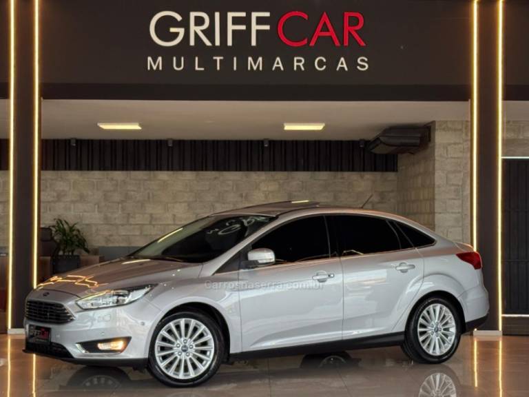 FORD - FOCUS - 2018/2019 - Prata - R$ 86.900,00