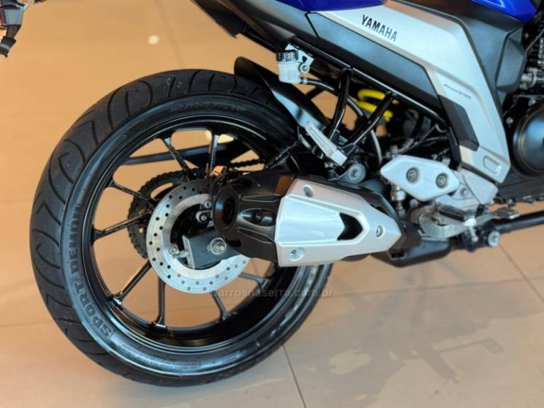 YAMAHA - FAZER - 2023/2023 - Azul - R$ 23.900,00