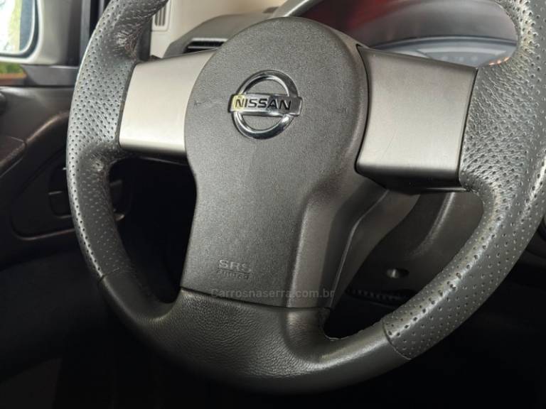 NISSAN - FRONTIER - 2012/2013 - Prata - R$ 84.900,00