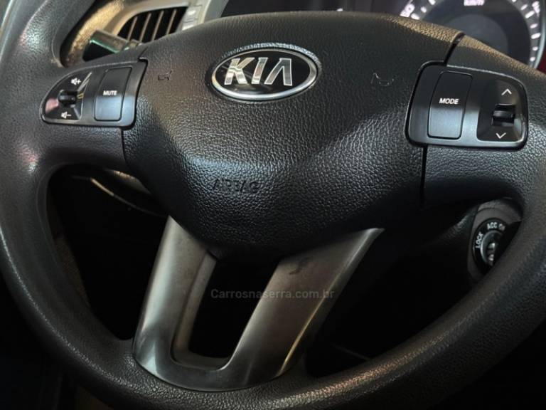 KIA MOTORS - SPORTAGE - 2013/2014 - Prata - R$ 76.900,00