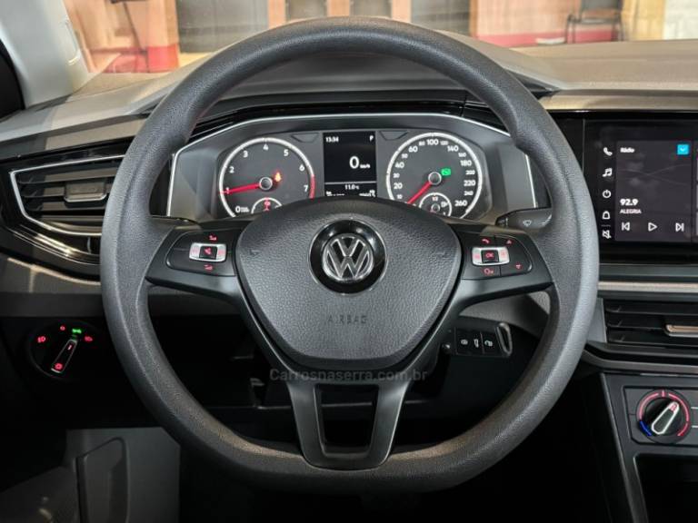 VOLKSWAGEN - VIRTUS - 2021/2022 - Branca - R$ 91.900,00