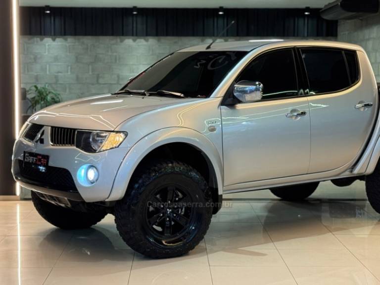 MITSUBISHI - L200 TRITON - 2009/2010 - Prata - R$ 103.900,00
