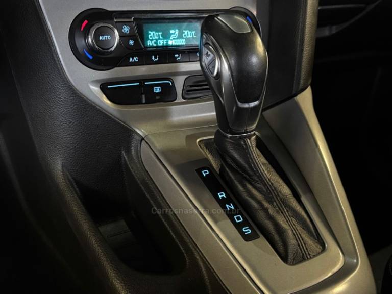 FORD - FOCUS - 2014/2014 - Prata - R$ 54.900,00