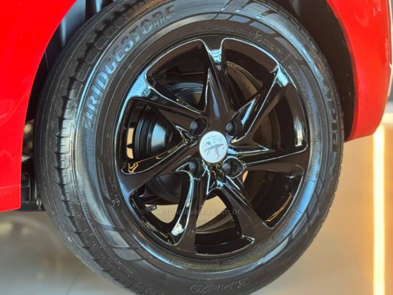 PEUGEOT - 208 - 2014/2015 - Vermelha - R$ 44.900,00
