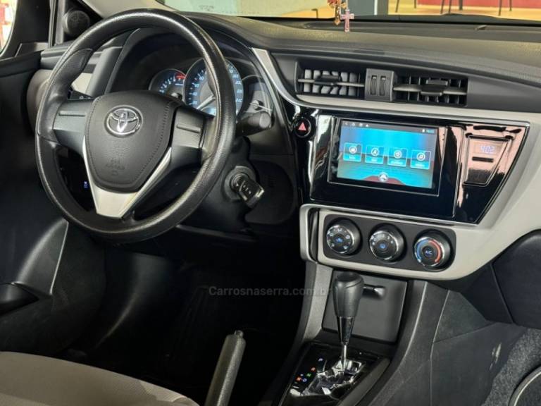 TOYOTA - COROLLA - 2018/2019 - Preta - R$ 91.900,00