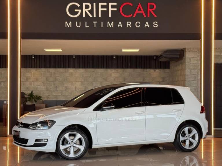 VOLKSWAGEN - GOLF - 2014/2015 - Branca - R$ 82.900,00