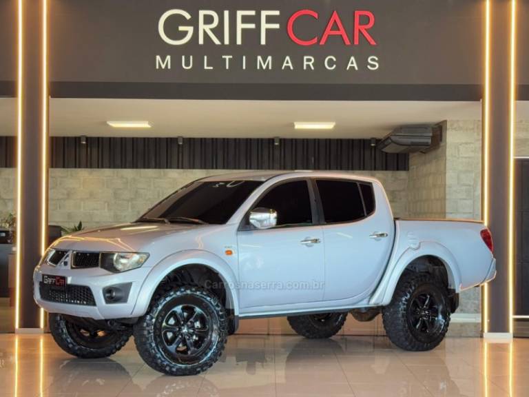 MITSUBISHI - L200 TRITON - 2011/2012 - Prata - R$ 109.900,00