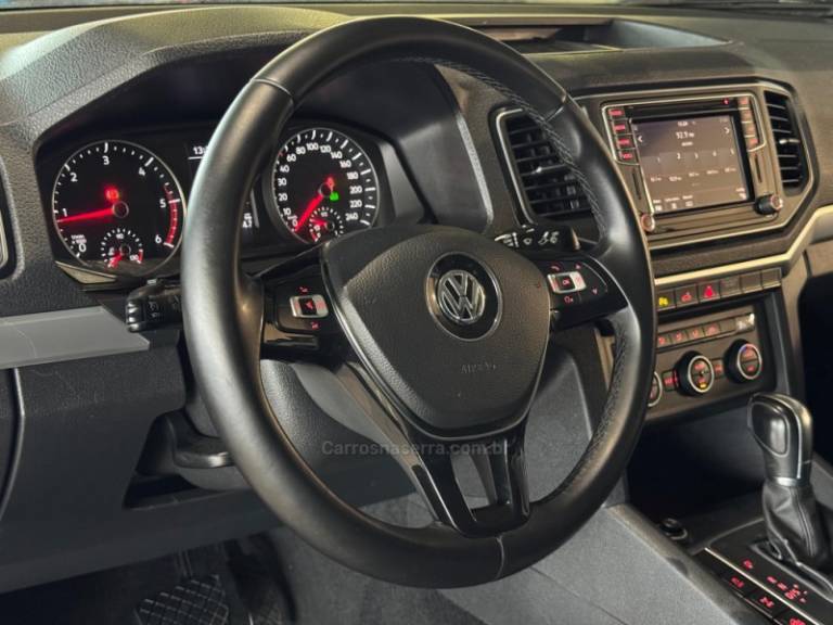 VOLKSWAGEN - AMAROK - 2017/2018 - Preta - R$ 144.900,00
