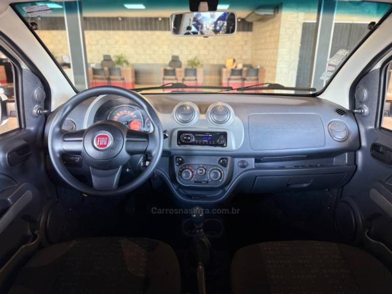 FIAT - UNO - 2014/2015 - Branca - R$ 35.900,00