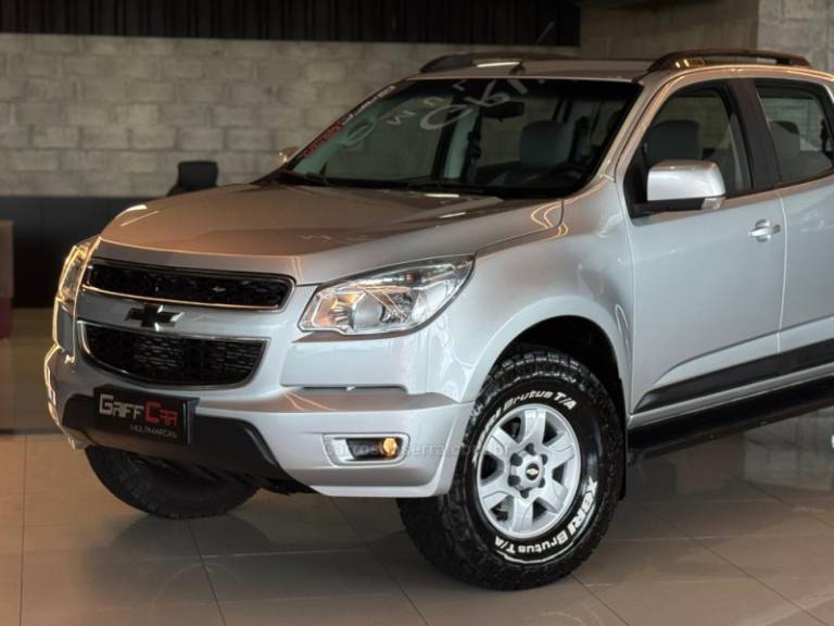 CHEVROLET - S10 - 2014/2014 - Prata - R$ 109.900,00