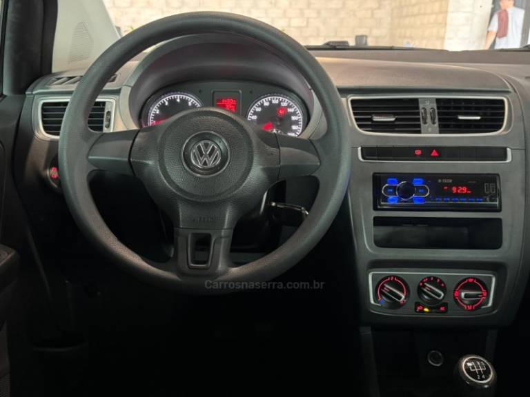 VOLKSWAGEN - FOX - 2013/2014 - Branca - R$ 41.900,00