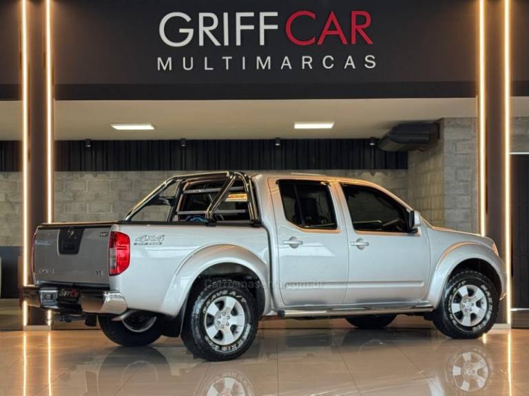 NISSAN - FRONTIER - 2012/2013 - Prata - R$ 84.900,00