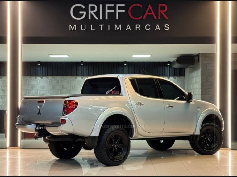 MITSUBISHI - L200 TRITON - 2009/2010 - Prata - R$ 103.900,00
